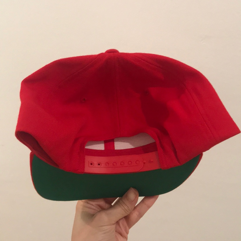 Red Lids Cap - Picture 2 of 4